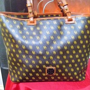 🤎Dooney & Bourke Brown Large Leather Tote/ Handbag🤎